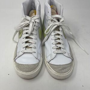Nike White Lemon Venom Blazer Mid 77 Sneaker Athletic Shoes Size 8.5
